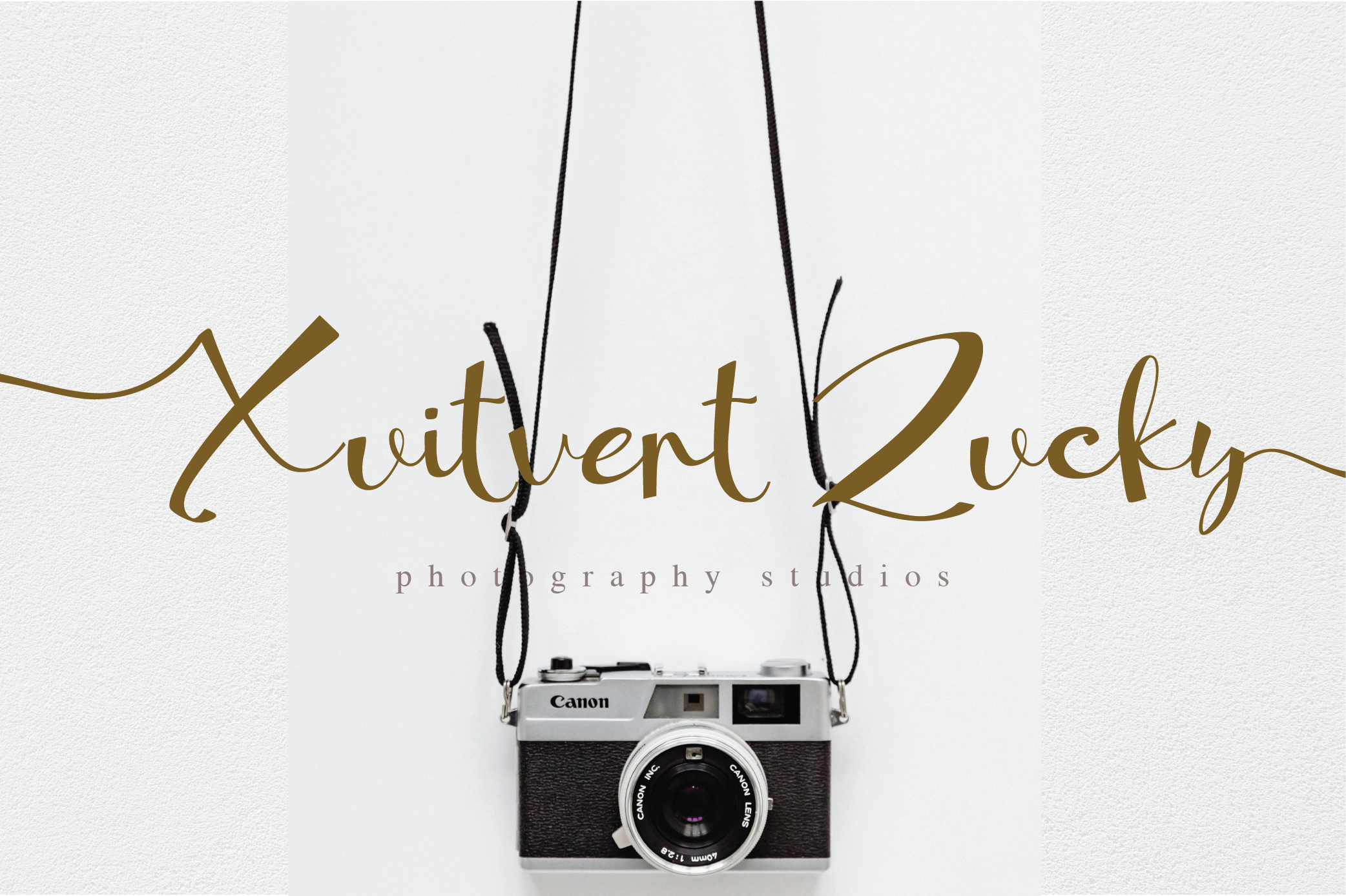 twisty squosh | happy script font